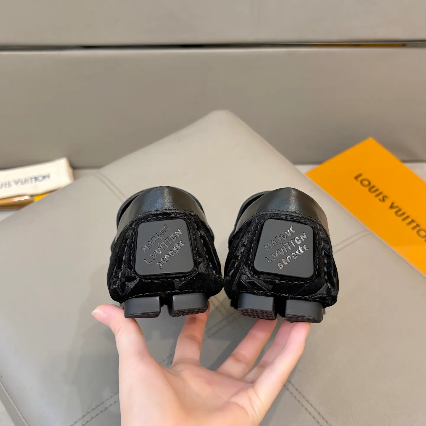 Factory price: 460💰LV men's beanie shoes 2025 official website synchronization <market top version> imported nubuck leather/embossed ➕ black cowhide original packaging. Size 38-45
